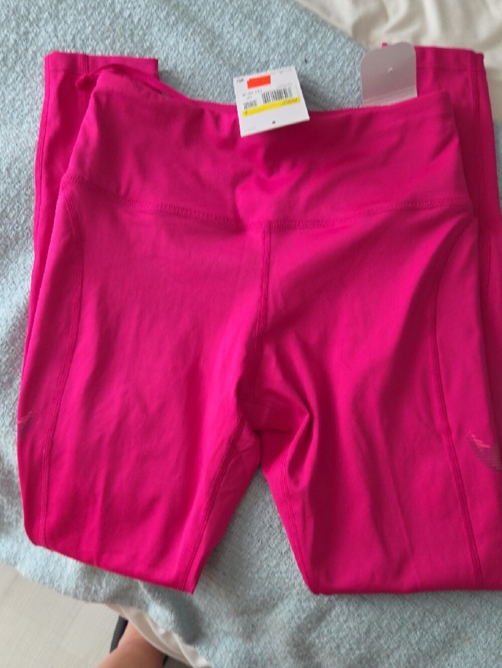 Nike Girls Capri Leggings in Bright Pink - Picture 3 of 4